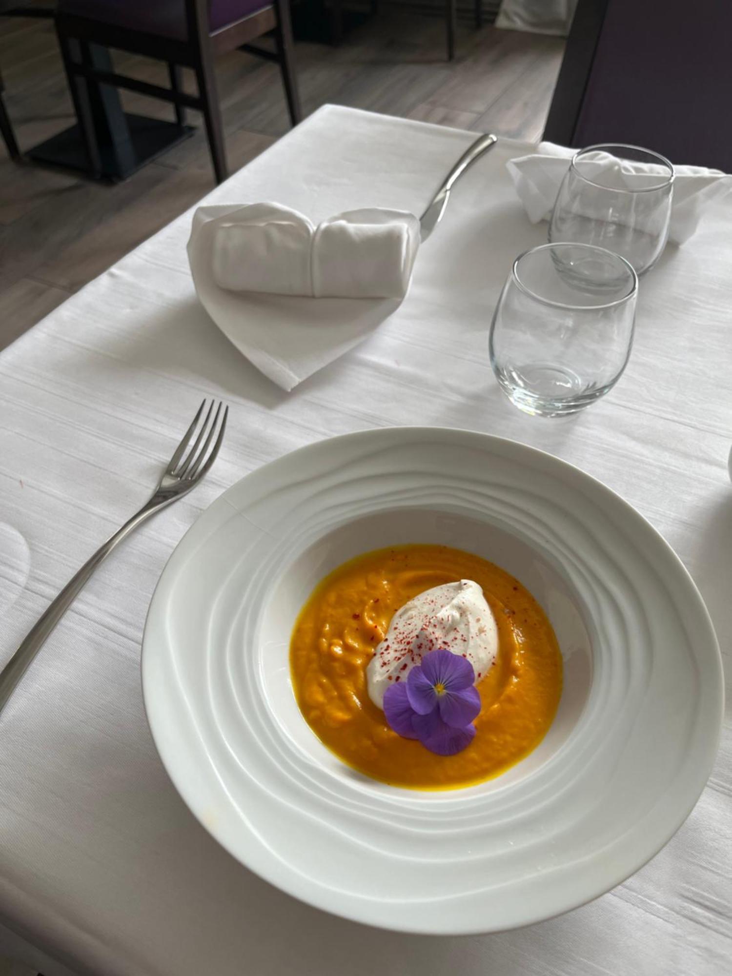 Logis Restaurant La Vieille Auberge, Art And Gallery Souillac