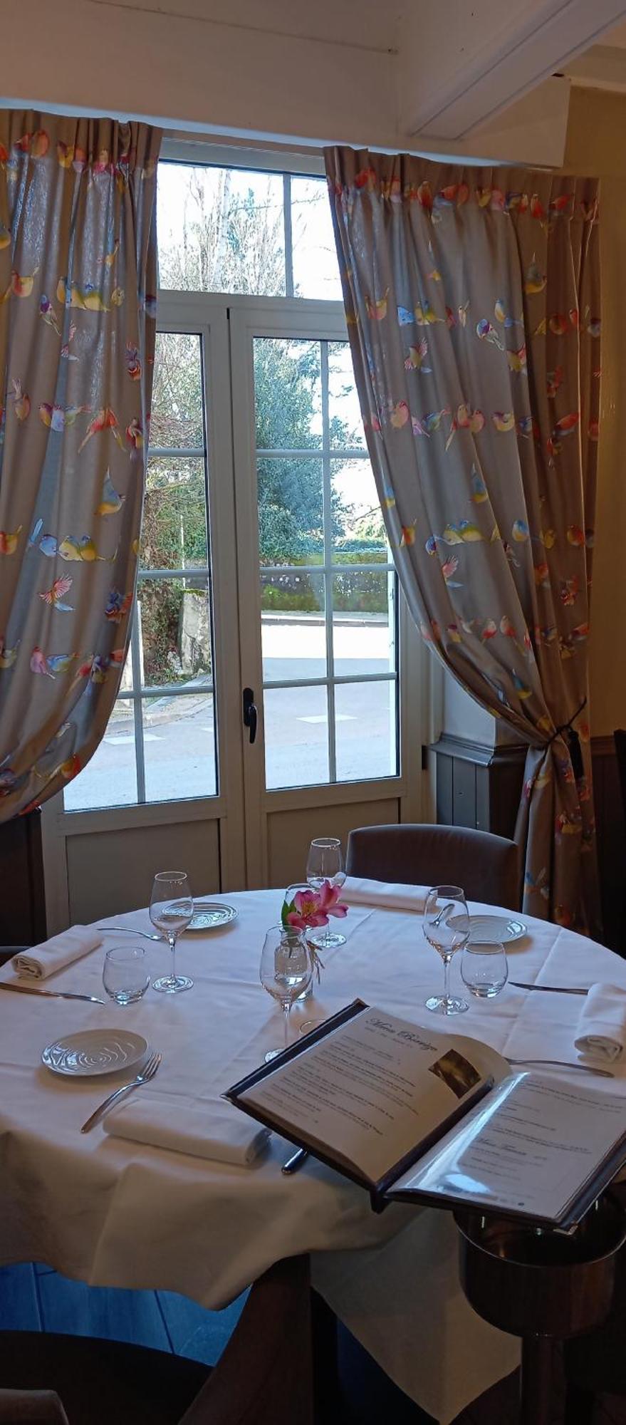 Hotel Logis Restaurant La Vieille Auberge, Art And Gallery 3*